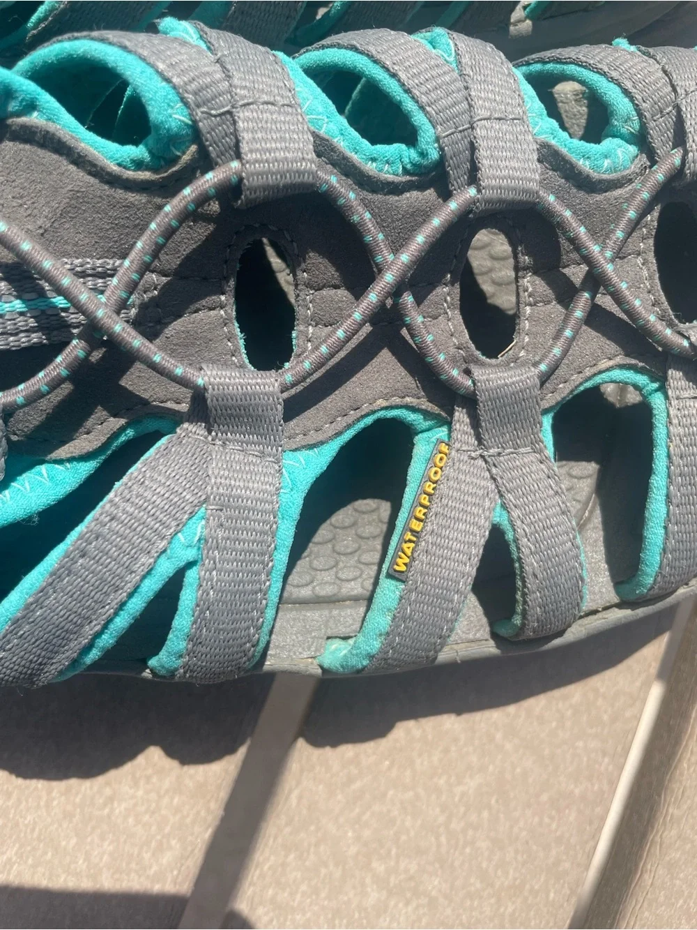 Keen Whisper Colorway  Closed-Toe Hiking Gorpcore Sandals Watershoe